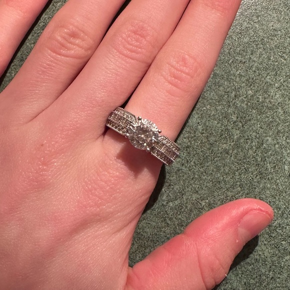 925 CZ ring - Picture 5 of 5